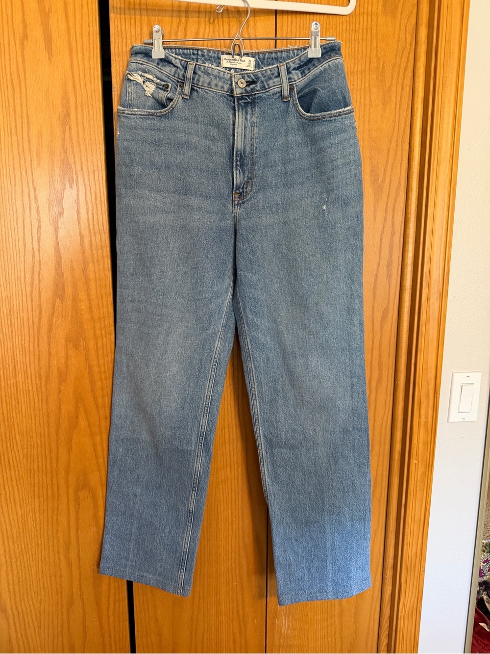 Abercrombie & Fitch Curve Love 90s Relaxed Straight-Leg Blue Jeans 10L